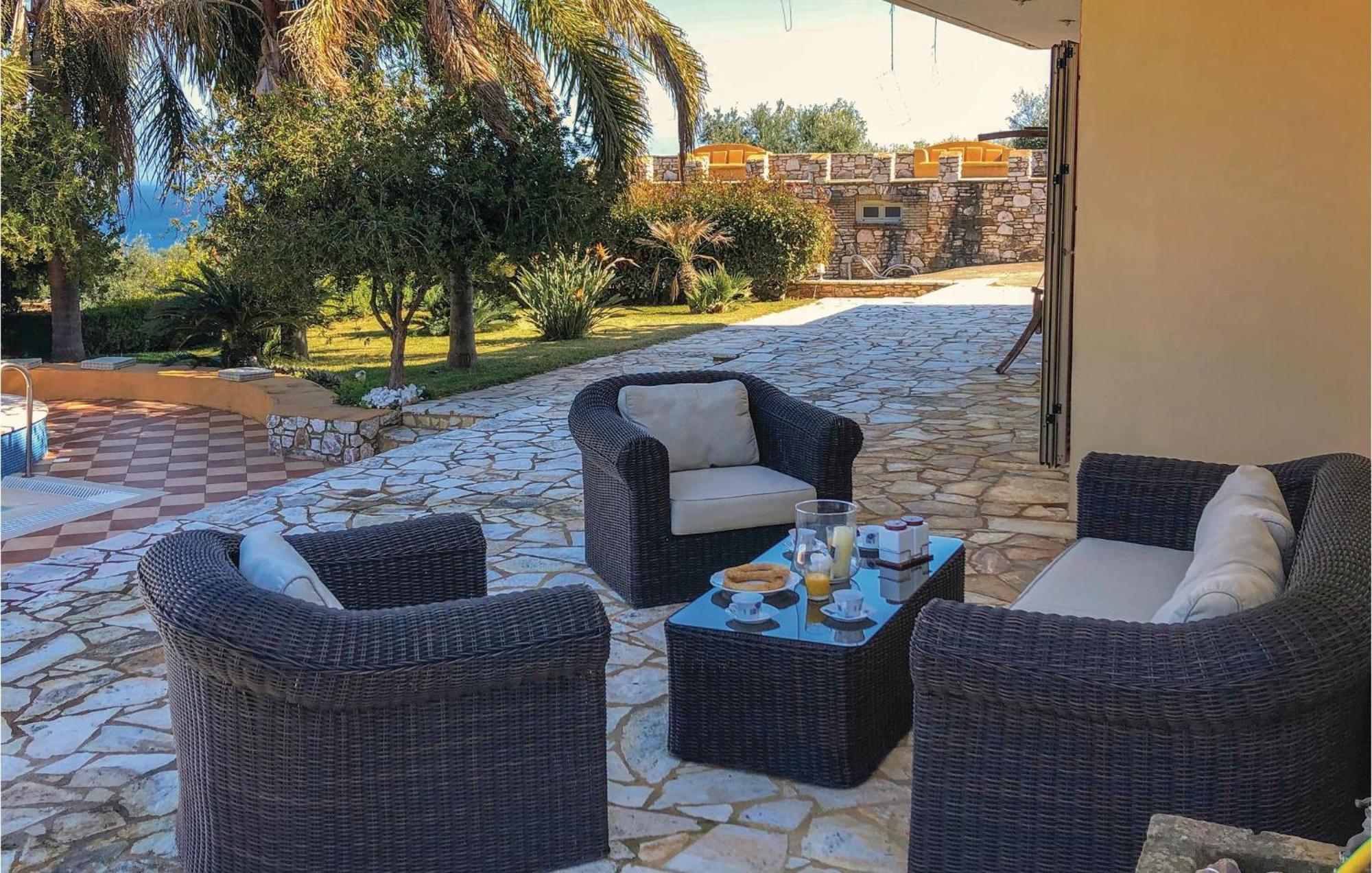 Awesome home in Koroni with 5 Bedrooms, Jacuzzi&Outdoor swimming pool Zewnętrze zdjęcie