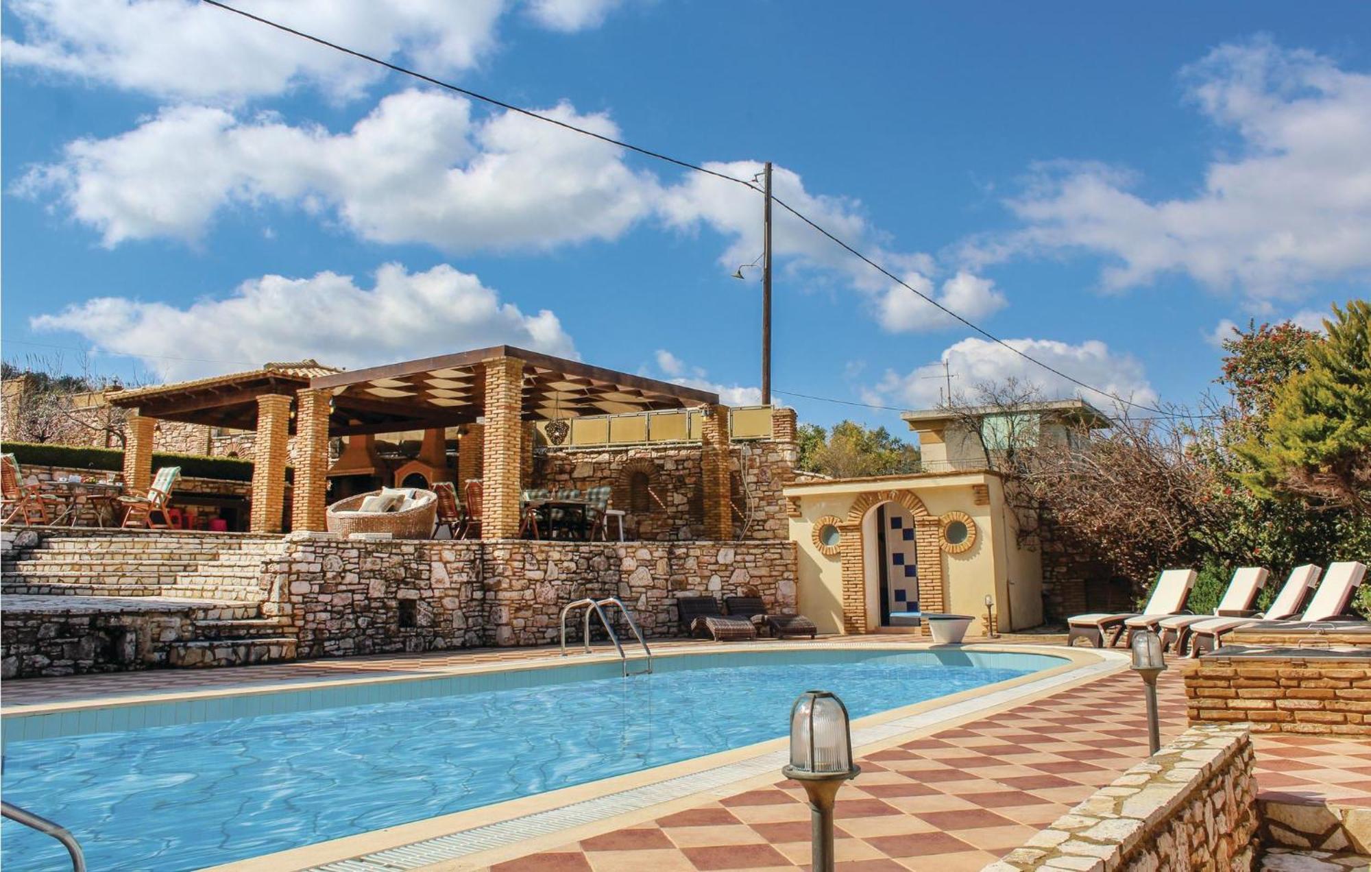 Awesome home in Koroni with 5 Bedrooms, Jacuzzi&Outdoor swimming pool Zewnętrze zdjęcie