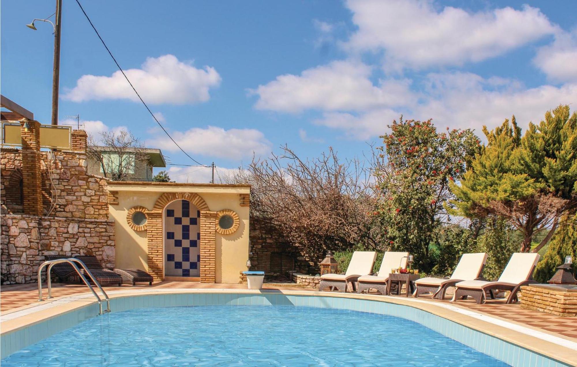 Awesome home in Koroni with 5 Bedrooms, Jacuzzi&Outdoor swimming pool Zewnętrze zdjęcie