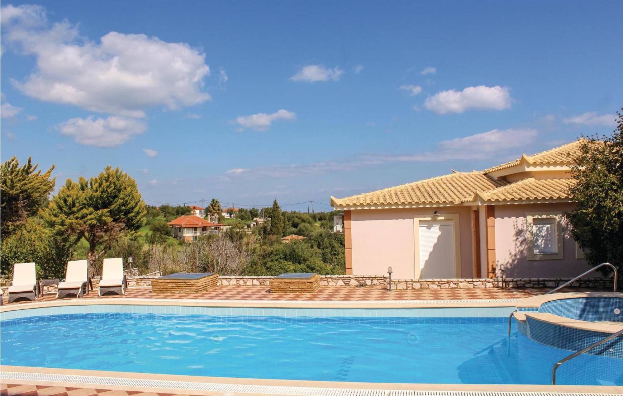 Awesome home in Koroni with 5 Bedrooms, Jacuzzi&Outdoor swimming pool Zewnętrze zdjęcie