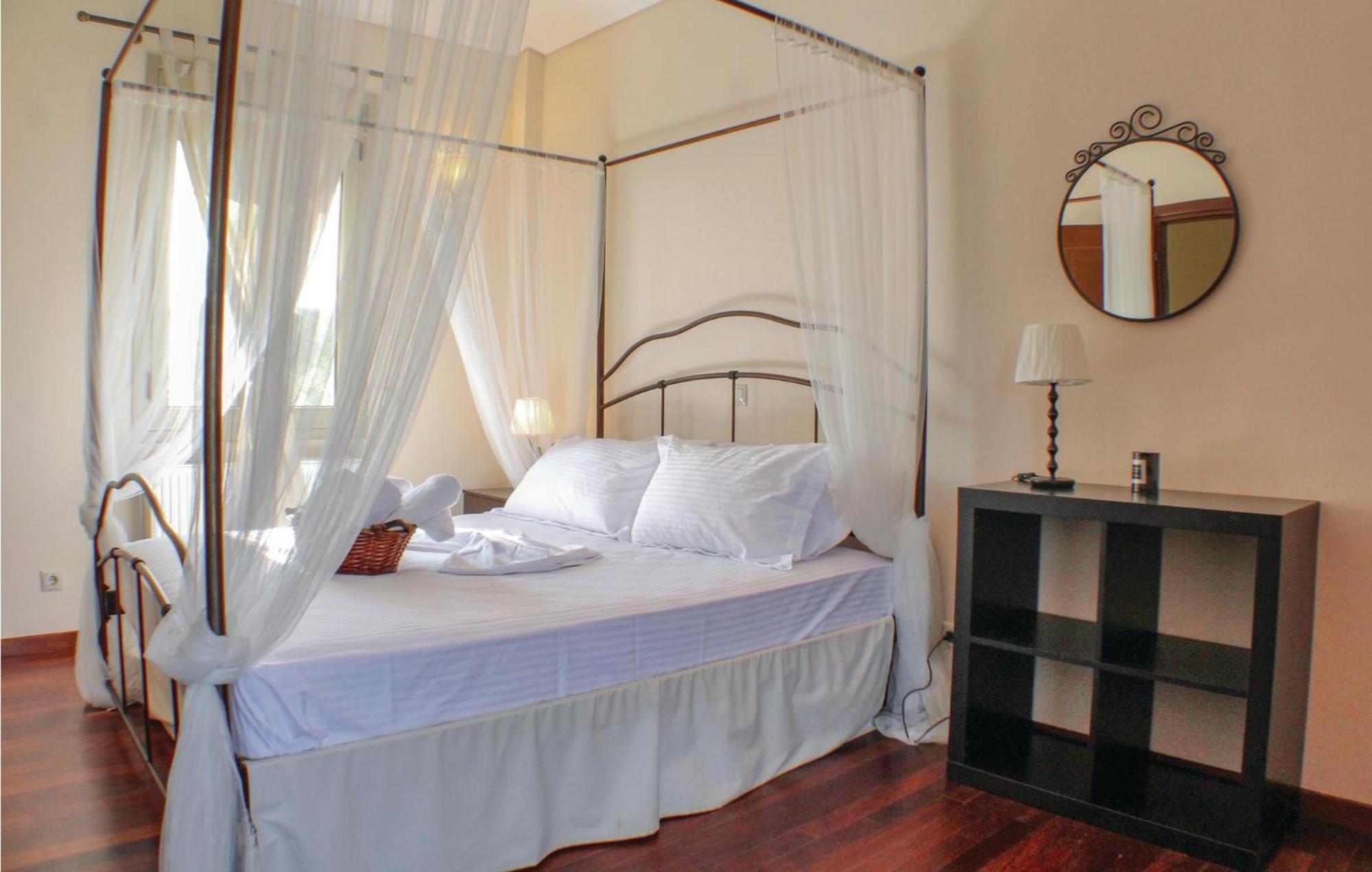 Awesome home in Koroni with 5 Bedrooms, Jacuzzi&Outdoor swimming pool Zewnętrze zdjęcie