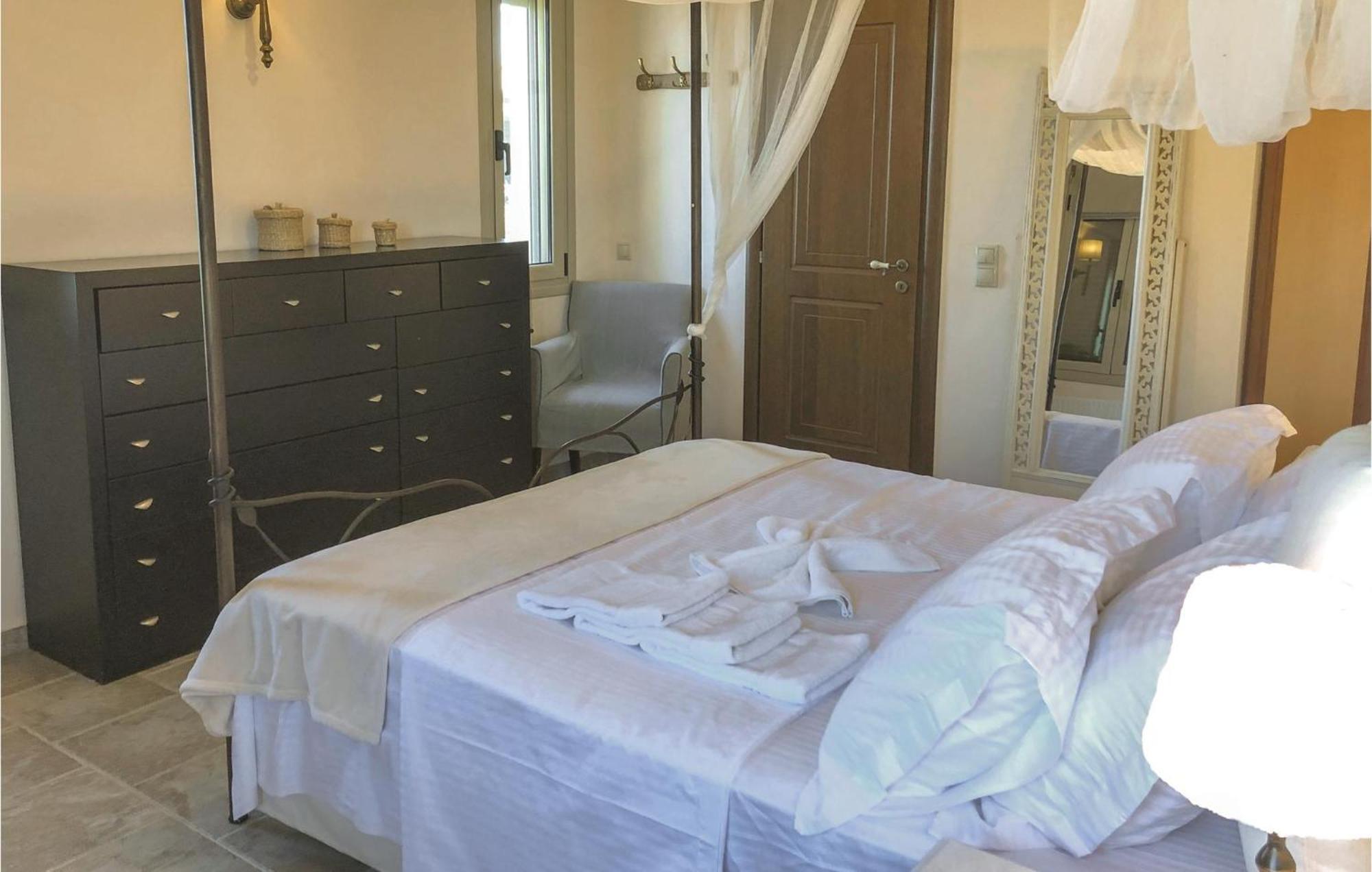 Awesome home in Koroni with 5 Bedrooms, Jacuzzi&Outdoor swimming pool Zewnętrze zdjęcie