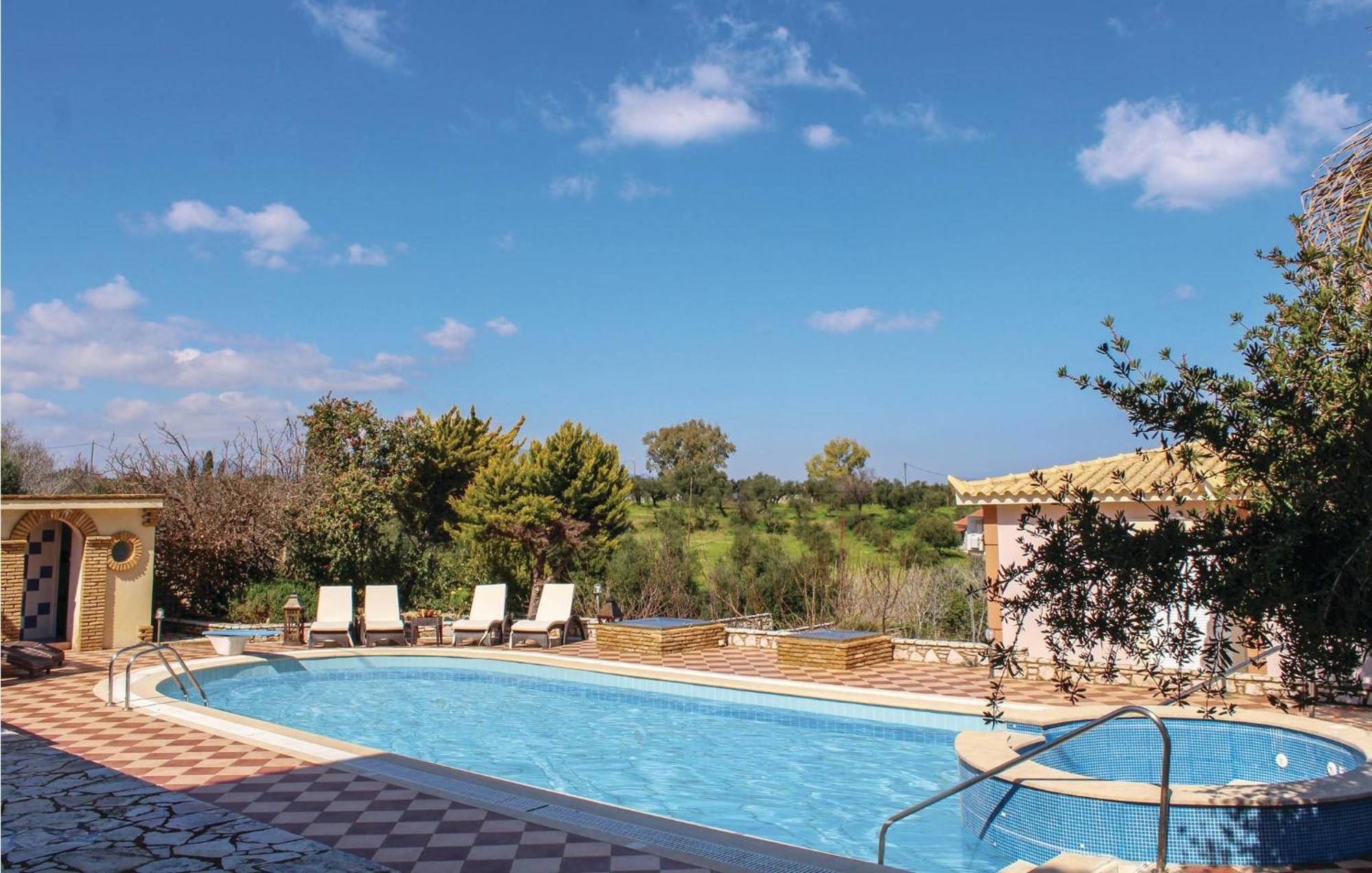 Awesome home in Koroni with 5 Bedrooms, Jacuzzi&Outdoor swimming pool Zewnętrze zdjęcie