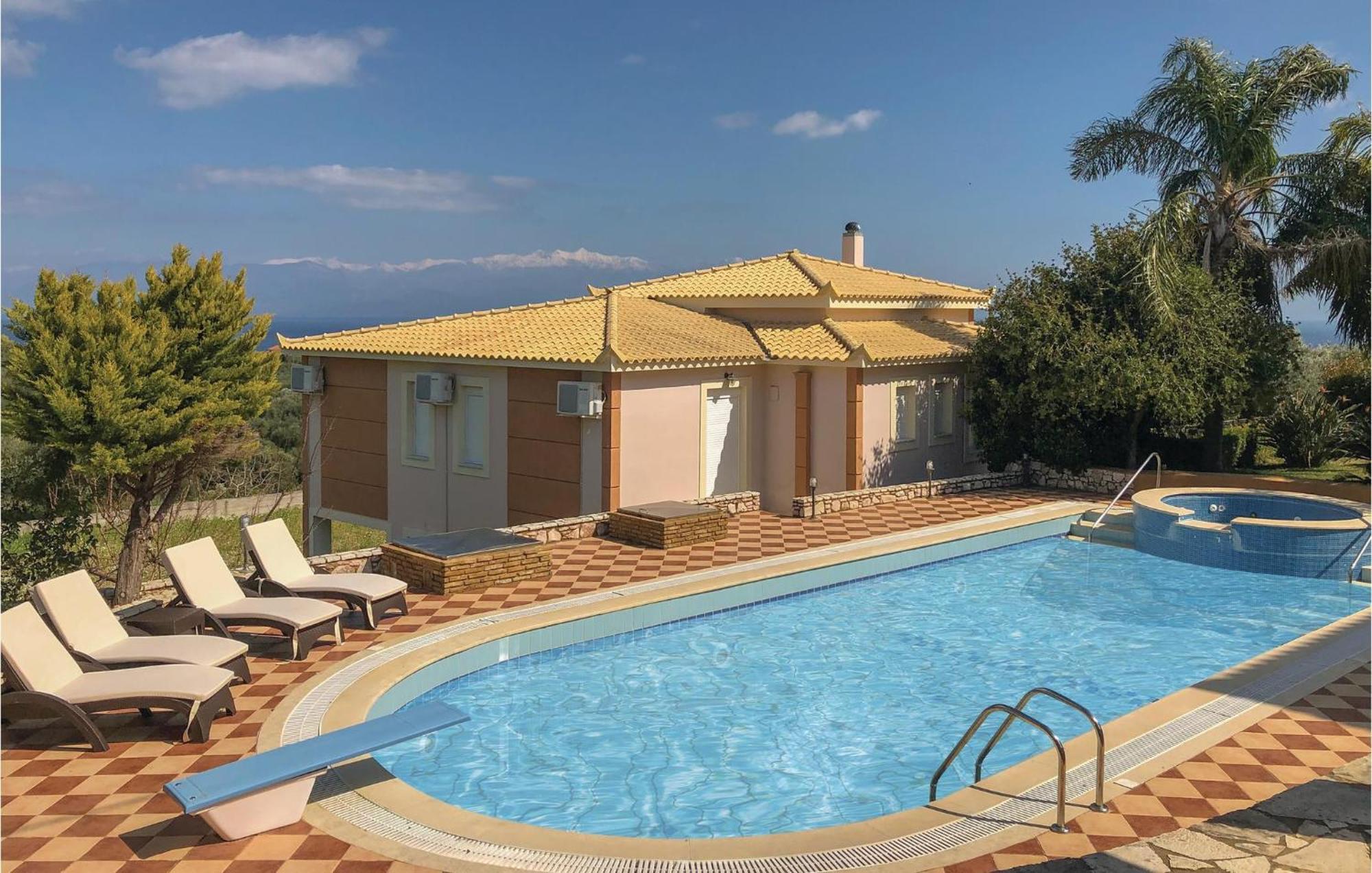 Awesome home in Koroni with 5 Bedrooms, Jacuzzi&Outdoor swimming pool Zewnętrze zdjęcie