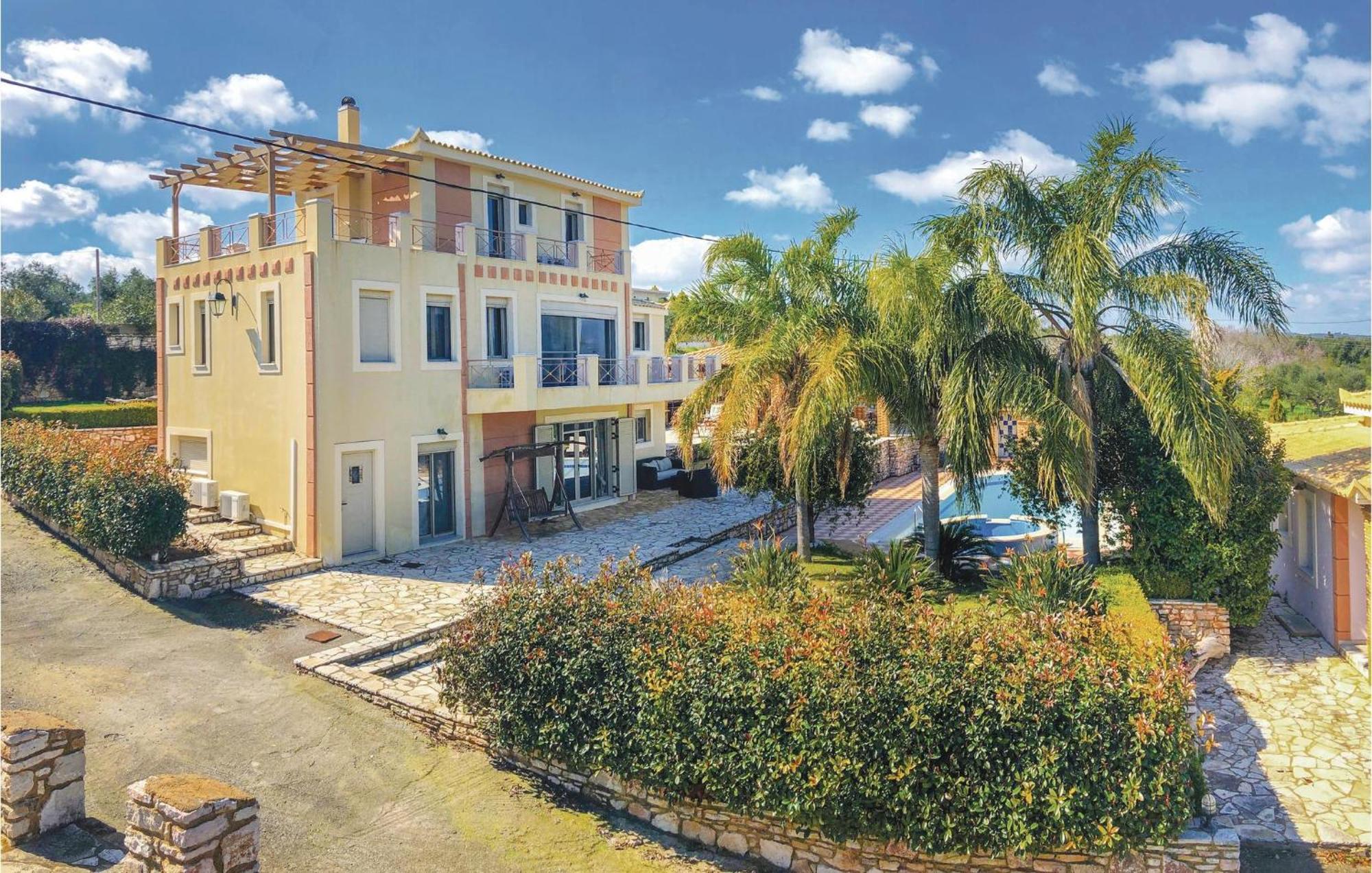 Awesome home in Koroni with 5 Bedrooms, Jacuzzi&Outdoor swimming pool Zewnętrze zdjęcie
